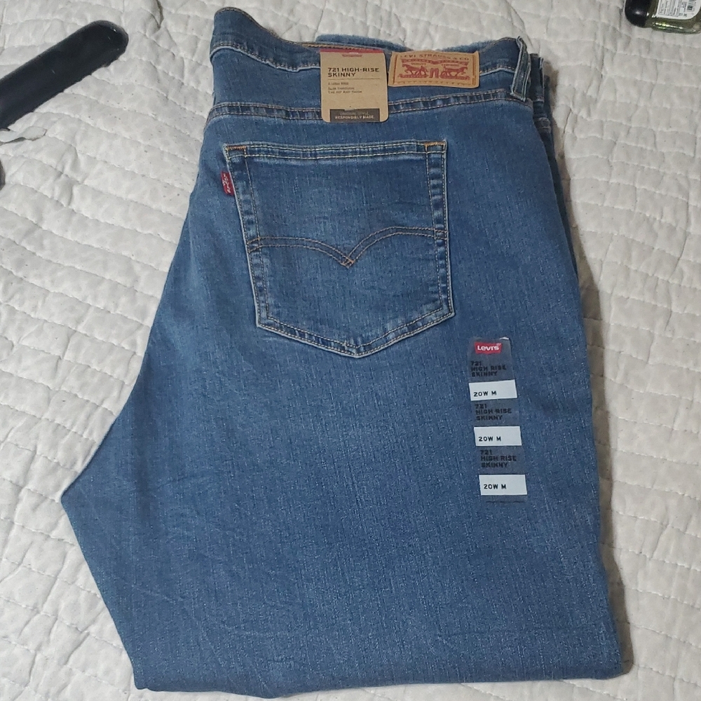 Levi High Rise Skinny Jeans